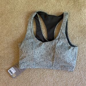 NWT Gymshark Fleur Texture Sports Bra - Gray